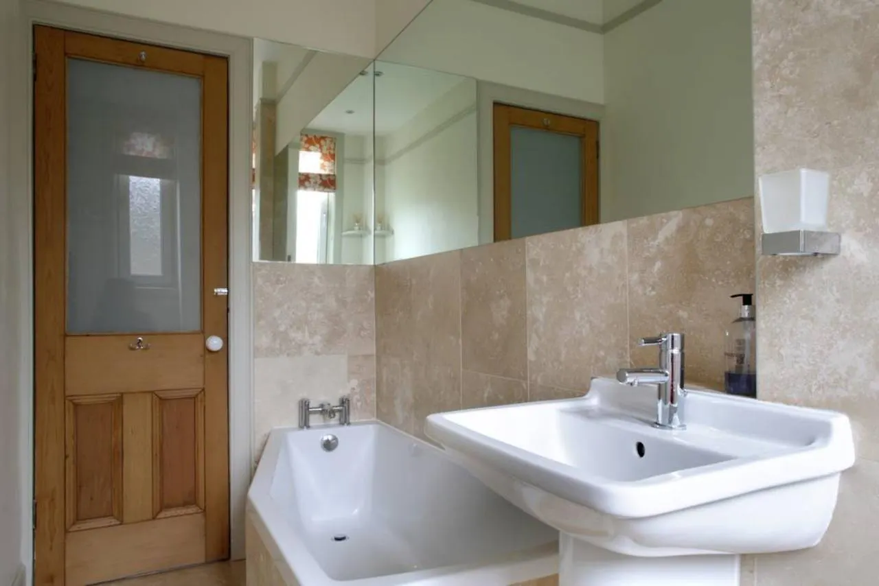 1 Bedroom Flat Near City Centre Accommodates 4 Edinburgh Egyesült Királyság